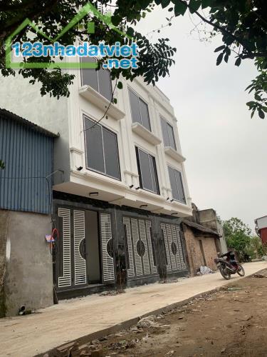 🚀 SIÊU PHẨM NHÀ ĐẸP - MẶT ĐƯỜNG PHỤNG CHÂU - 49M² FULL THỔ - KẾT NỐI LÊ VĂN LƯƠNG KÉO DÀI