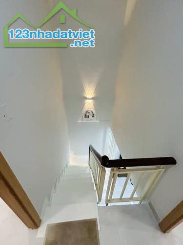 NHÀ 2 TẦNG , 36M2 , TÂN HƯNG Q7 ,HẺM RỘNG , SHR , NHỈNH 4 TỶ - 1