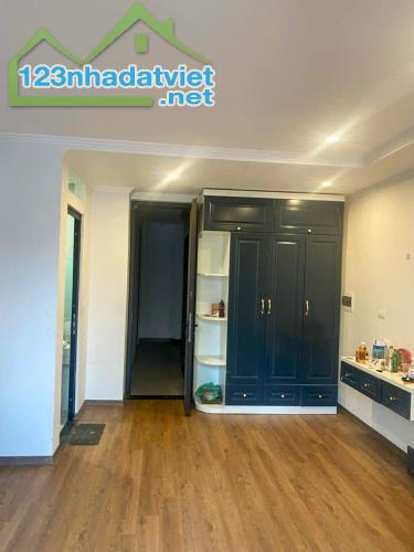 Toà VP Quan Nhân, phân lô, vỉa hè ô tô tránh,64m 9 tầng TM 5.4m mặt,Giá 30.6 tỷ 0796193699 - 3