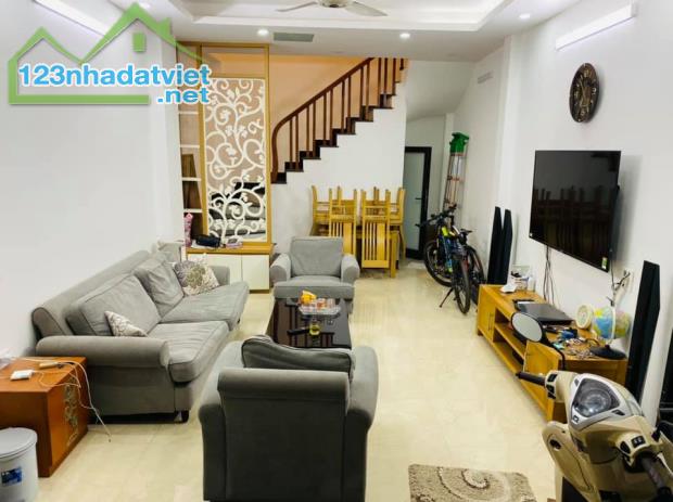 BÁN NHÀ SIÊU ĐẸP LẠC LONG QUÂN , TÂY HỒ 37M, 6T, MT 4.1M, CÁCH Ô TÔ TRÁNH 1 NHÀ, 10 TỶ. - 3