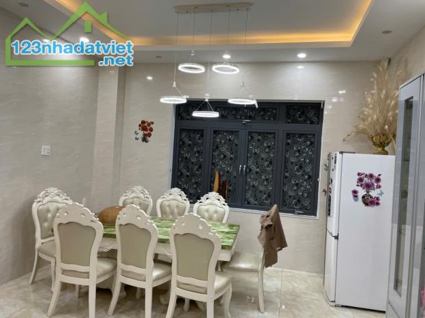 Bán Biệt Thự 2 Mặt Tiền KQH Bạch Đằng - 3