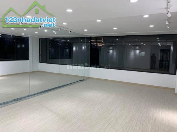 Top nhà vị trị đẹp 5.2 x 10m 1 trệt 4 lầu Trương Định Quận 3 TP.HCM - 5