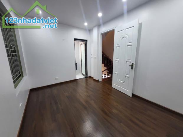 Biệt thự Bồ Đề, Long Biên, 80m2, 5 tầng, MT 6m, ô tô vòng quanh, gần hồ, giá 17.5 tỷ - 2