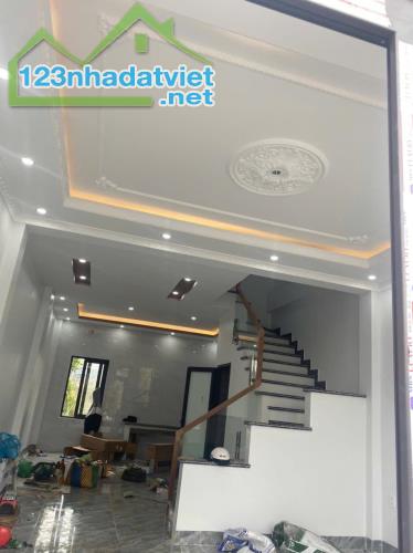 Bán Nhà 3 Tầng Ngõ 20 Cao Xanh. DT:52m2,MT:4.6m 2 Oto Tránh Nhau !!! - 1