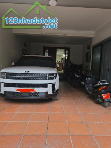 SIÊU XỊN!!! BIỆT THỰ GIỮA PHỐ -  PHÂN LÔ Ô TÔ - NỘI THẤT GỖ LIM - AN SINH SIÊU ĐỈNH - 1