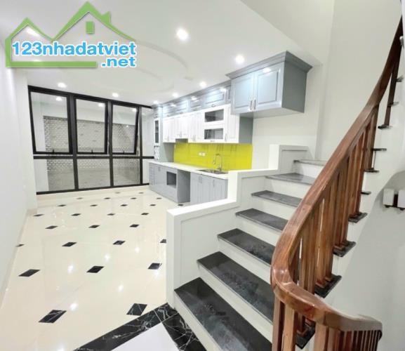BÁN NHÀ KIM GIANG, HOÀNG MAI, 7 TẦNG THANG MÁY- GẦN Ô TÔ, 40M2, 8.8 TỶ(CTL)
