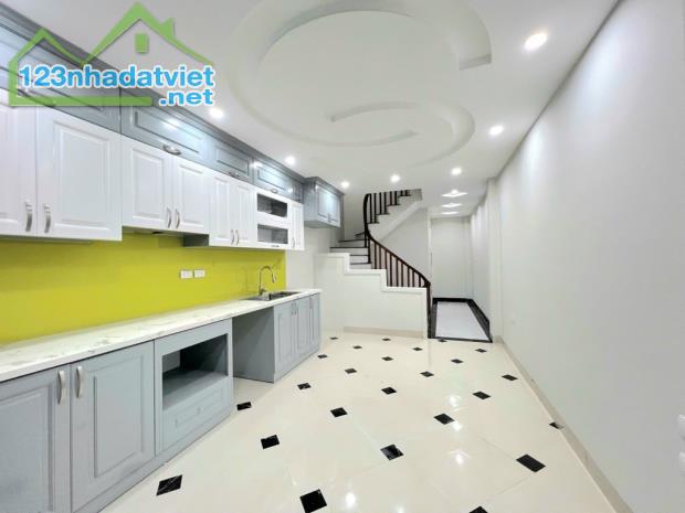 BÁN NHÀ KIM GIANG, HOÀNG MAI, 7 TẦNG THANG MÁY- GẦN Ô TÔ, 40M2, 8.8 TỶ(CTL) - 1