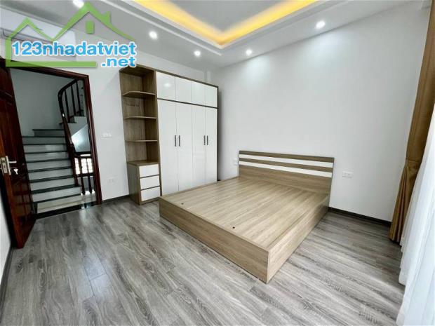 CỰC HIẾM!Bán nhà Nguyễn Văn Linh 50m2, 7 tầng, ngõ nông ô tô tải tránh nhau, KD,nhỉnh 10tỷ - 1