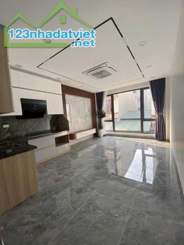CỰC HIẾM!Bán nhà Nguyễn Văn Linh 50m2, 7 tầng, ngõ nông ô tô tải tránh nhau, KD,nhỉnh 10tỷ - 2