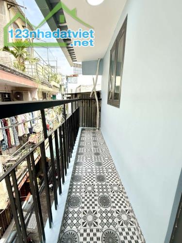 NHÀ 3 TẦNG ĐƯỜNG CÁCH MẠNG THÁNG 8 - Q 3 - HẺM THÔNG - DTSD GẦN 45M2 - 2PN - GIÁ 2.55 TỶ