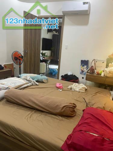 Tòa Nhà 3 Tầng 130m2 có 10 Phòng Căn Hộ Cho Thuê Cứng 41tr/thang. Siêu rẽ