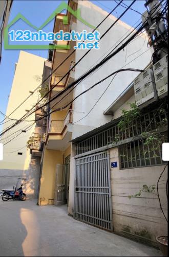 Bán nhà 4 tầng phú Diễn, ô tô đỗ cửa: 35m2* gần trường các cấp* giá tốt.