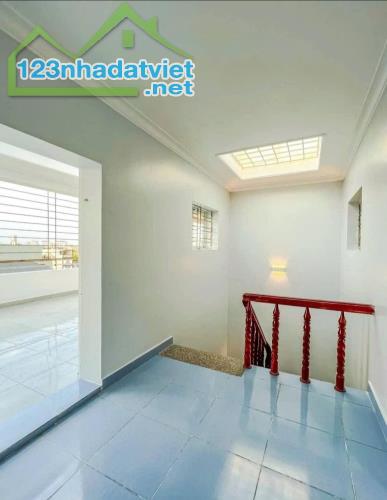 Bán nhà Ngô Gia Tự, Đằng Lâm, Hải An, Hải Phòng. 4 tầng, 42m2, 2,688 tỷ. Ngang 5m, d2