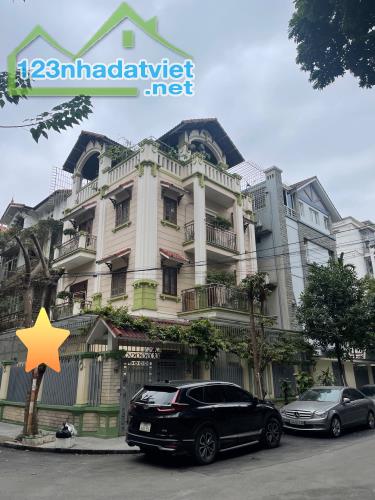 Bán Biệt Thự Quyền Lực VIP Nhất Phố Mỹ Đinh, Diện Tích 155m, 4 Tầng, Mặt Lô Góc MTiền 30m