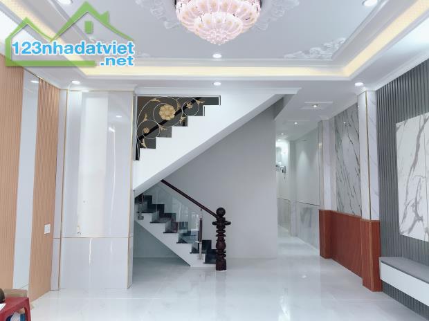 Bán nhà HXH, 85m2, đường Nguyễn Thị Sóc, Hóc Môn, ngang 5m, nhỉnh 4 tỷ còn thương lượng. - 4