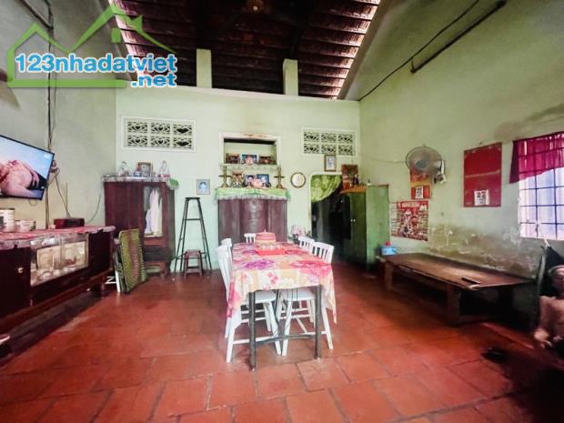 HIẾM, Bán nhà MT Thủ Khoa Huân, Thuận An, BD, gần chợ BÚNG, 383m2 ( nở hậu ), chỉ 11,5 tỷ - 3