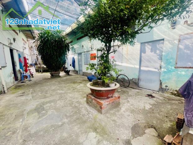 HIẾM, Bán nhà MT Thủ Khoa Huân, Thuận An, BD, gần chợ BÚNG, 383m2 ( nở hậu ), chỉ 11,5 tỷ - 2