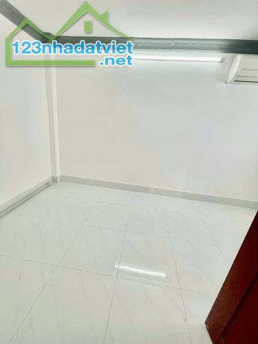 Bán nhà mới DIỆN TÍCH SÀN 58M2, HẺM XE HƠI, gần Gò Ô Môi, Đường Huỳnh Tấn Phát, Quận 7. - 1