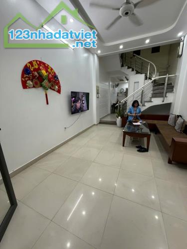 Bán nhà 4 tầng mặt ngõ gần ngã tư An Dương - 5