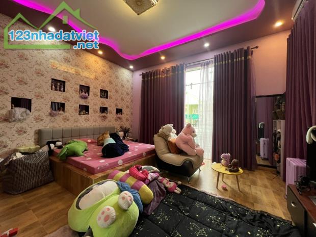 Bán Villa đẳng cấp Lê Văn Lương, Nhà Bè – 200m², Chỉ Hơn 11 Tỷ - 3