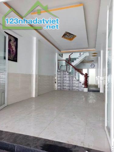 Nhà mặt tiền Bùi Văn Ba, Quận 7 – 96m², 1 trệt 2 lầu, sân xe hơi, chỉ 12.3 tỷ