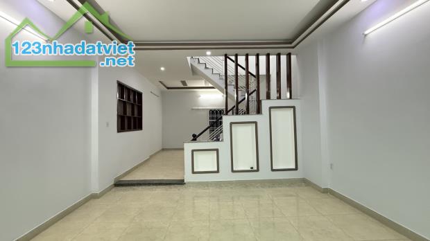 Nhà ngon giá rẻ - 54m2(5x13) - 2 Tầng - Gần Tân sơn Gò Vấp - chỉ 4.x tỷ. - 4