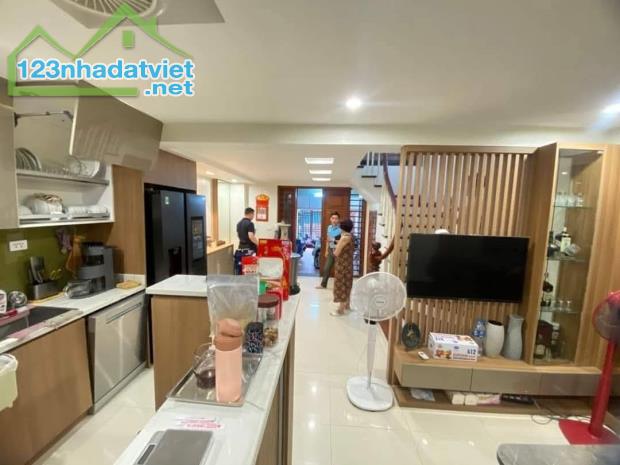 🔅 Siêu VIP, Mặt Phố Phạm Hồng Thái, Ba Đình 49m2 4T MT 4m, Chỉ 32 Tỷ 🔅 - 2