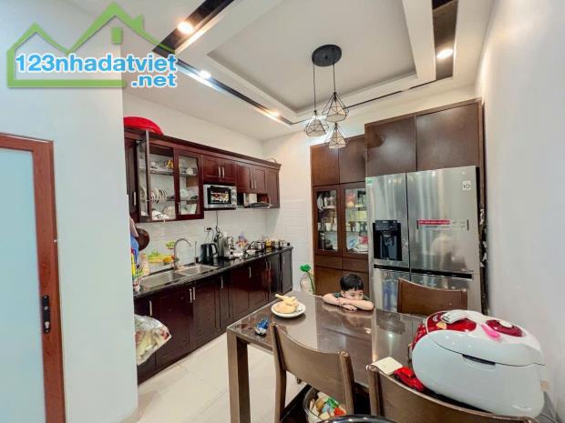 BÁN NHÀ KHÂM THIÊN – NHÀ ĐẸP 4 TẦNG Ở SƯỚNG – KHU DÂN TRÍ CAO – GIÁ 8,5 TỶ - 3