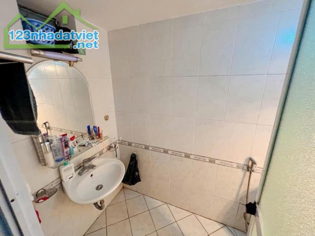 BÁN NHÀ KHÂM THIÊN – NHÀ ĐẸP 4 TẦNG Ở SƯỚNG – KHU DÂN TRÍ CAO – GIÁ 8,5 TỶ