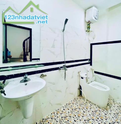 CẦN BÁN GẤP NHÀ C4 NGAY GẦN UBND PHỤNG CHÂU, DT52m2 - 2