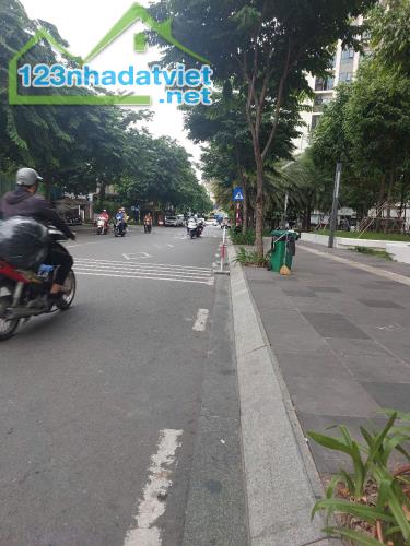 Q7 ,Phú Thuận,Nguyễn Văn Qúy, diện tích 65m2  ngang 5m x dài 13m 10,5 tỷ. Siêu hời