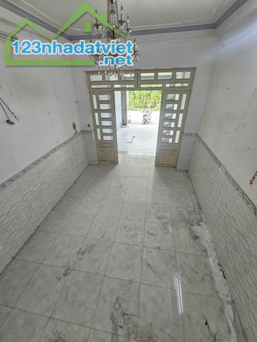 Bán mặt tiền chợ Tân Thới Hiệp - Quận 12 sát Gò Vấp - chuẩn bị mở đường 25m.  Nhà 3 tầng - 1