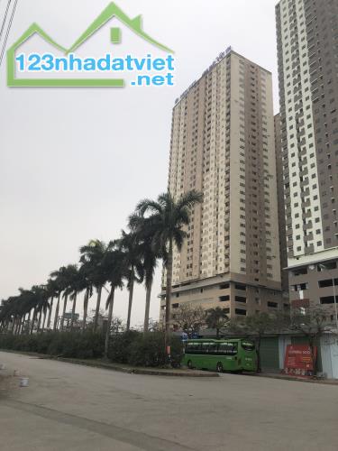 BÁN ĐẤT DỊCH VỤ LAI XÁ PHÂN LÔ 99.6m2-MT: 8,72m,KINH DOANH-NGÕ THÔNG-Ô TÔ ĐỖ.