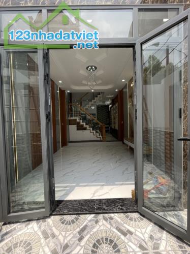 SIÊU PHẨM 3 TẦNG NGAY CHỢ BÌNH THÀNH SÁT KDC VL -HẺM XE TẢI 5M- 56M2 (4*14) - CHỈ HƠN 5 TỶ - 5