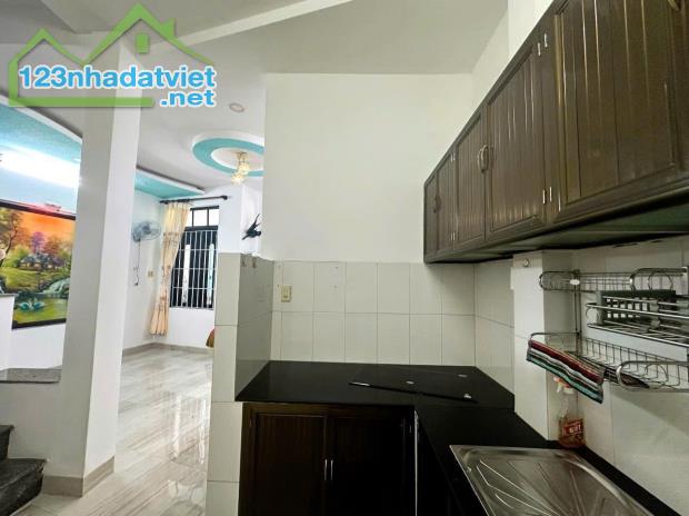 Bán Nhà 3 Tầng Mê Đúc Kiên Cố, Sân Thượng, Hẻm Trần Nhật Duật, TP Nha Trang - Giá 3.35 Tỷ - 2