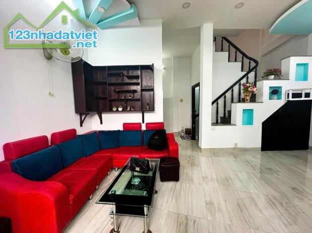Bán Nhà 3 Tầng Mê Đúc Kiên Cố, Sân Thượng, Hẻm Trần Nhật Duật, TP Nha Trang - Giá 3.35 Tỷ - 4