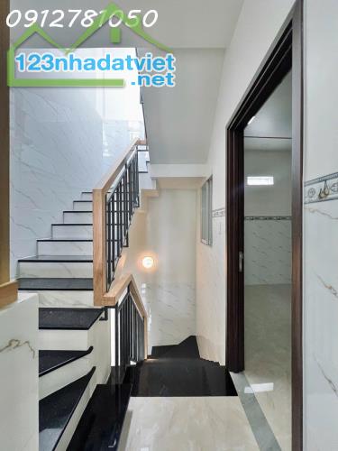 BÁN NHÀ 3 TẦNG, 75M², 4PN, Q.12, TP.HCM - GIÁ 5.2 TỶ - SỔ HỒNG CHÍNH CHỦ - 1