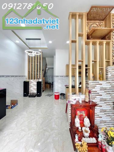 BÁN NHÀ 3 TẦNG, 75M², 4PN, Q.12, TP.HCM - GIÁ 5.2 TỶ - SỔ HỒNG CHÍNH CHỦ