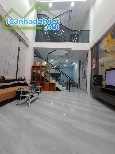 Bán nhà gần cầu Phú Long, Hà Huy Giáp quận 12, DT: 53m2, giá nhỉnh 4 tỉ