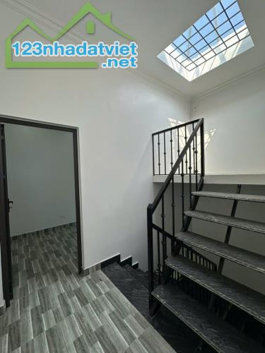 Bán nhà 2 tầng sạch đẹp ngõ 422 Tô Hiệu - 1