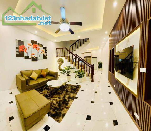 CỰC HIẾM!Bán nhà Nguyễn Văn Linh, 65m2, 6 tầng có thang máy, ngõ ô tô đỗ cửa,KD nhỉnh 12tỷ