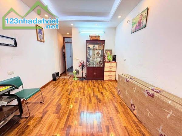 Nhà đẹp Mễ Trì Nam Từ Liêm 30m2 5 tầng nhỉnh 6 tỷ Cạnh khu đô thị