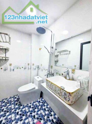 Bán nhà đẹp Đội Cấn, Ba Đình, gần ôtô, 45mx5t, 9 tỷ, 0985696268