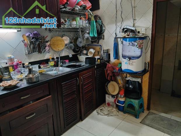 🏠Nhà  Phú Nhuận - 4 Tầng BTCT - P.13- Huỳnh Văn Bánh 👉DT :52 M2 ( 4 x 13)  👉 Giá : 8,89 - 2