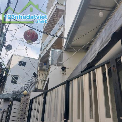 BÁN NHÀ MỚI, VỊ TRÍ ĐẸP, 2 TẦNG NGAY TẠI ĐƯỜNG TÂN THỚI NHẤT 11, TÂN THỚI NHẤT, QUẬN 12