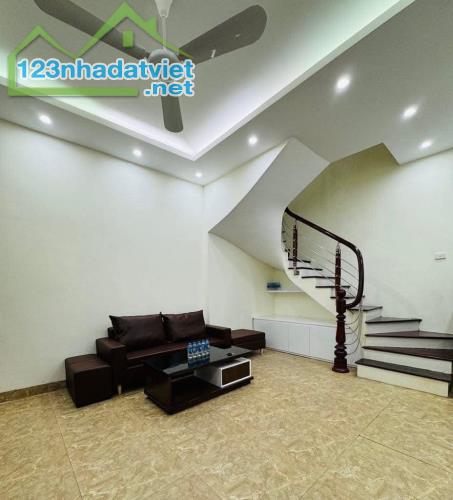 Nhà đẹp Ngô Thì Nhậm - Hai Bà Trưng. 80m² 3,1 tỷ.