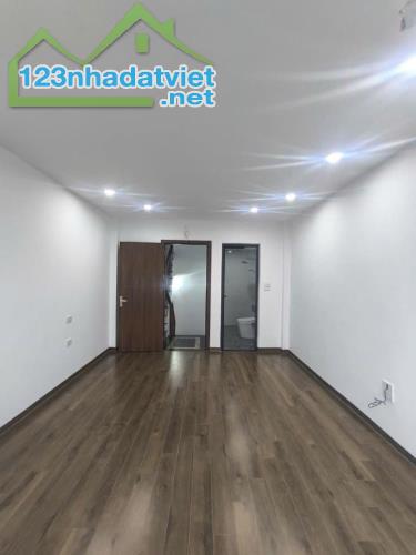 Chính Chủ Bán Nhà Thạch Bàn, 32m² x 5 Tầng, Oto Đỗ Cổng, Giá 5,4 Tỷ - 1