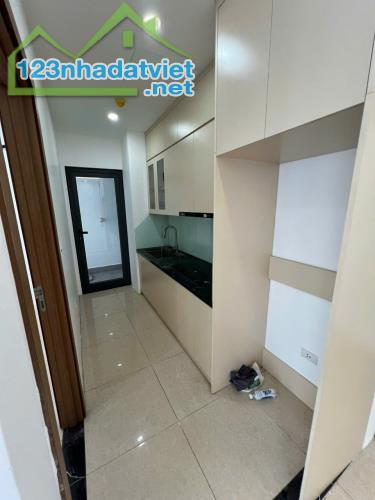 Cho thuê căn hộ 3PN, 2WC, 95m2 tại Geleximco Southern Star, Giải Phóng, Hoàng Mai, 13tr