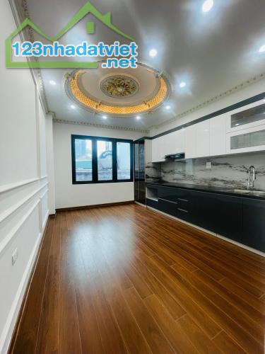 BÁN NHÀ 6T x 35M2 - PHỐ GIANG VĂN MINH , BA ĐÌNH - GIÁ 10.8 TỶ - 2