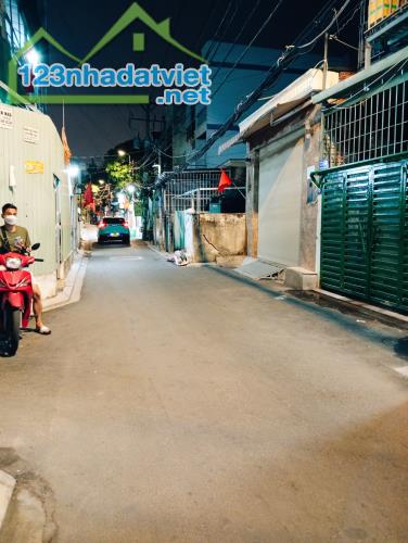Bán Nhà Quận 7_Chuyên Dùng 9_125M2+C4,Ngang 5.7M;Dài 22M,Đường Nhựa 4M,SHR,KQH,Chỉ 9.Tỷ TL - 3